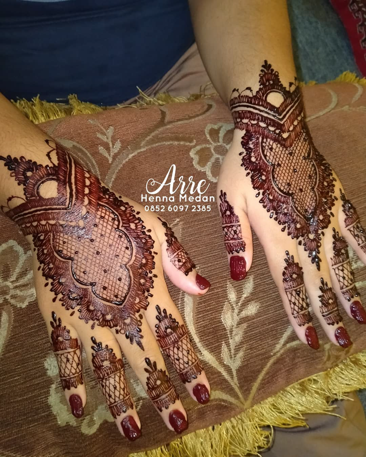 Comely Abu Dhabi Henna Design