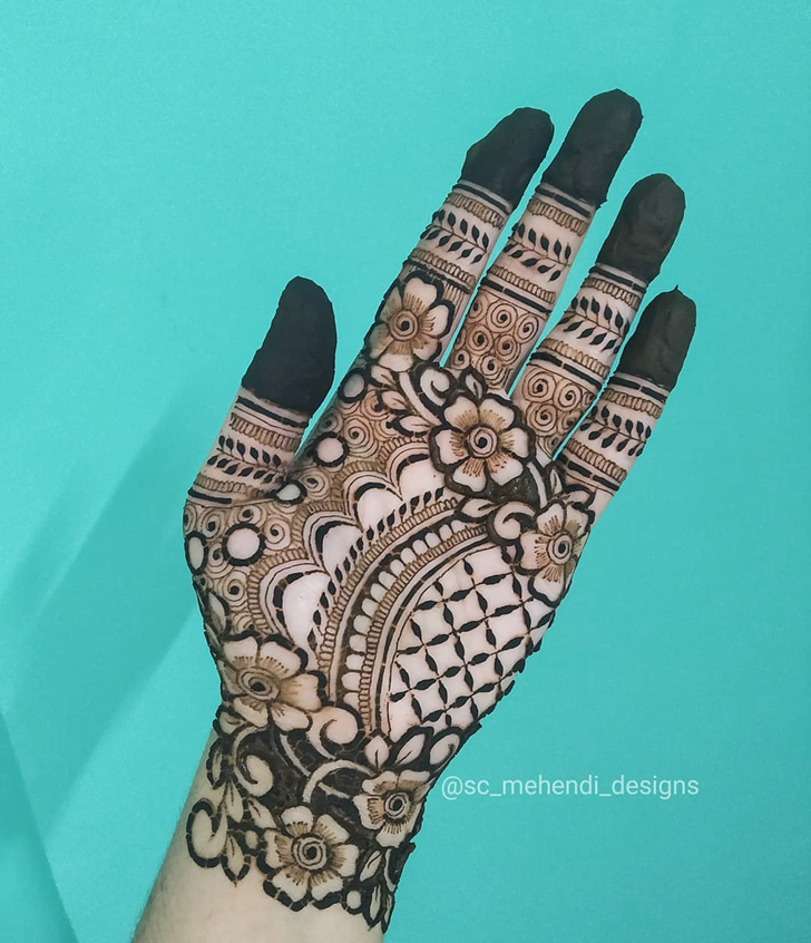 Exquisite Abu Dhabi Henna Design