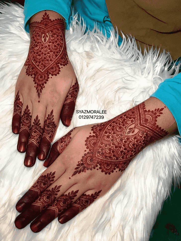 Dazzling Actor Henna Design