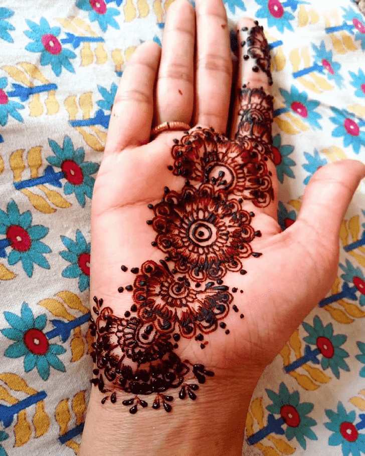 Fine Adorable Henna design