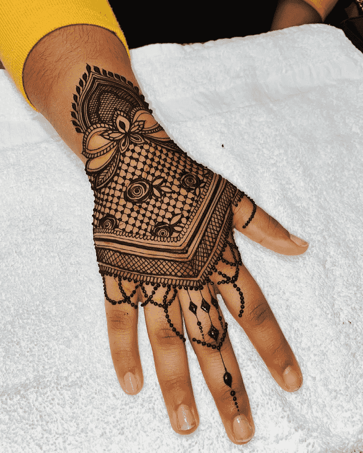 Mesmeric Adorable Henna design