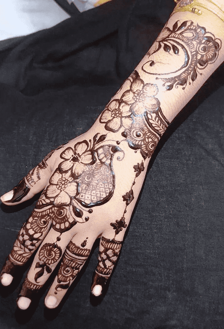 Bewitching Adult Henna Design