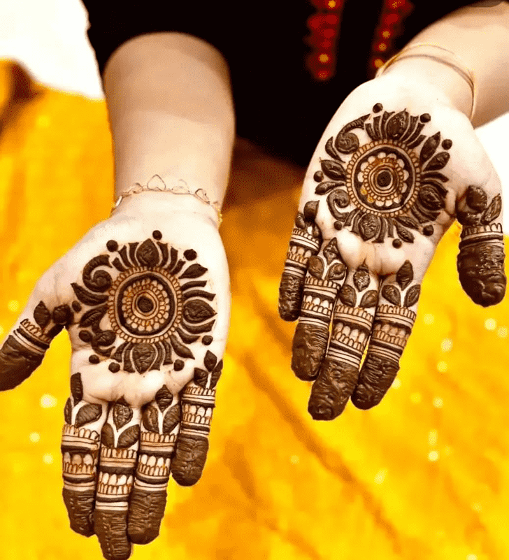 Comely African Henna Design