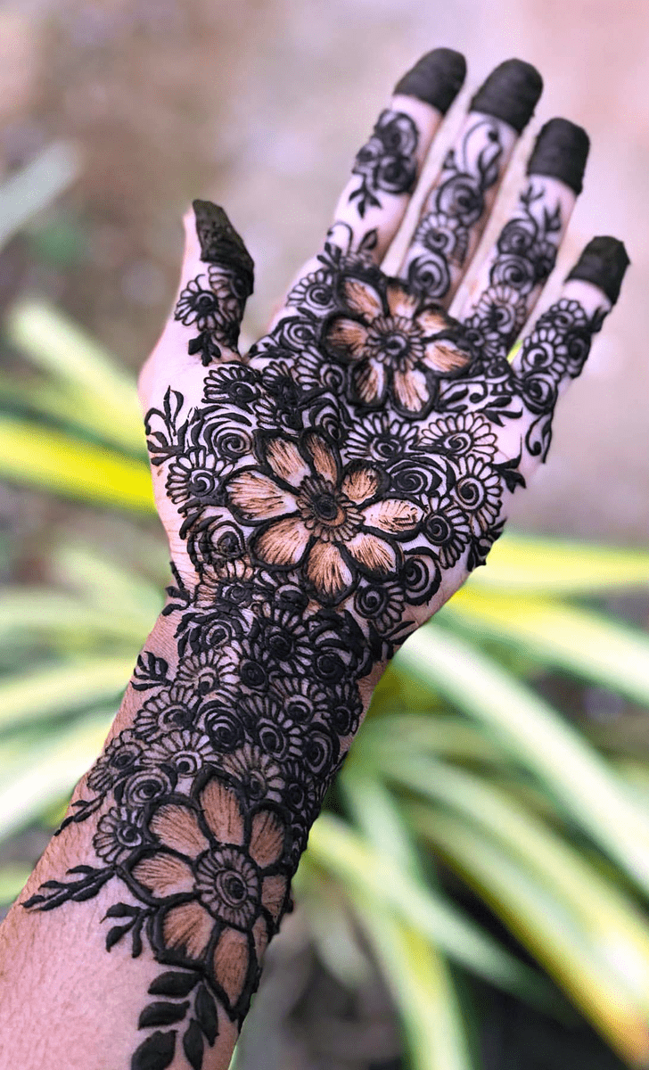 Enthralling African Henna Design