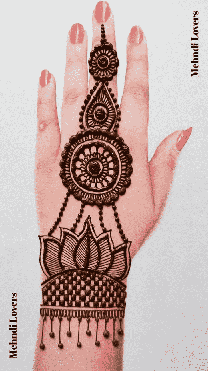 Enticing Ahmedabad Henna Design