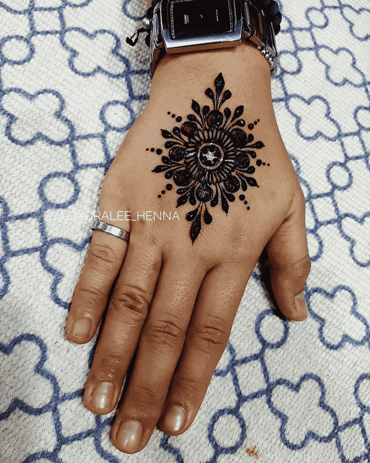 Refined Ahmedabad Henna Design