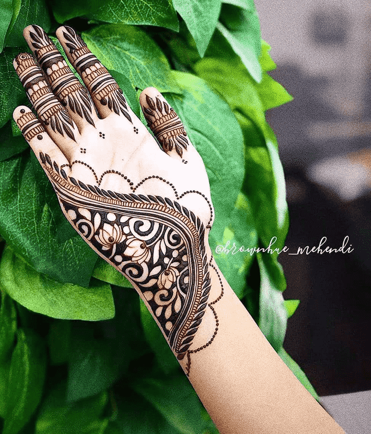 Beauteous Ajman Henna Design