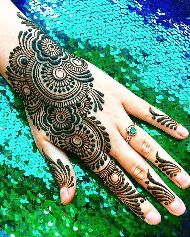 Exquisite Ajman Henna Design