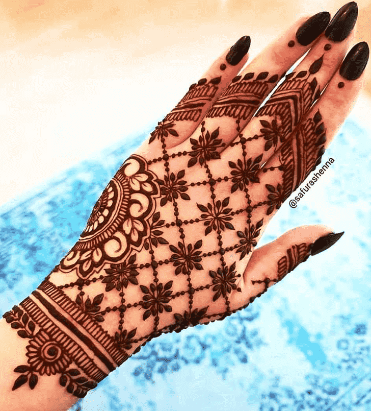 Splendid Ajman Henna Design