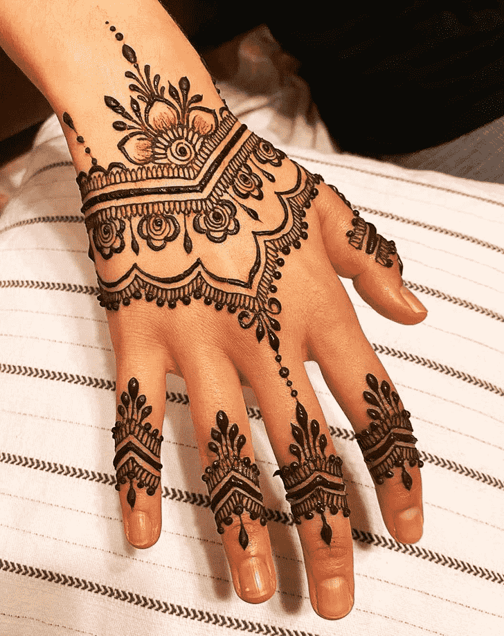Stunning Ajman Henna Design