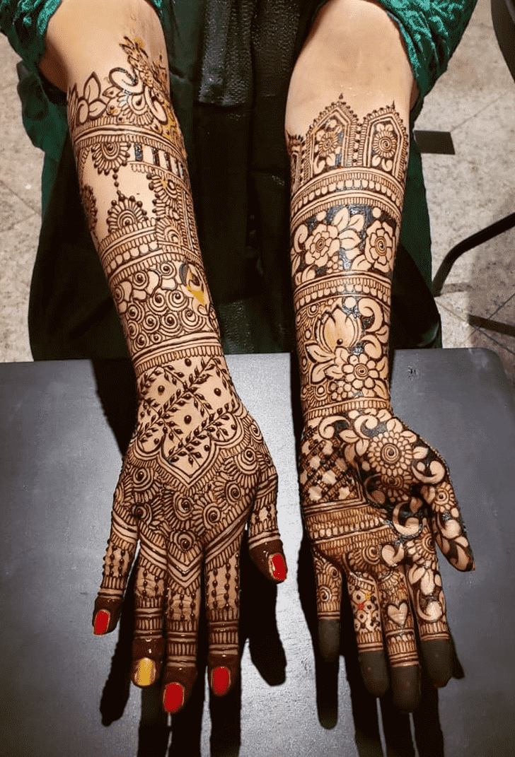 Stunning Al Ain Henna Design