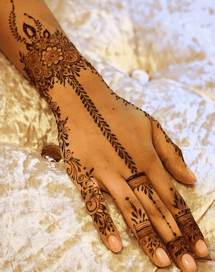 Comely Allahabad Henna Design