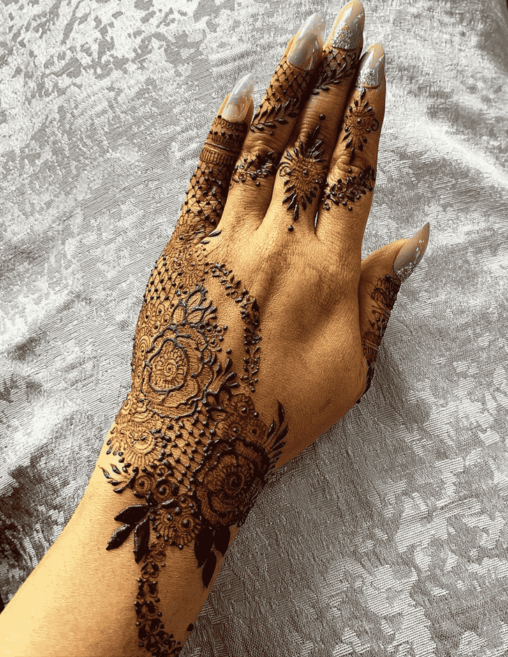 Enticing Allahabad Henna Design