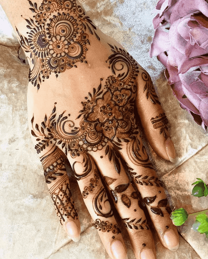 Fair Allahabad Henna Design