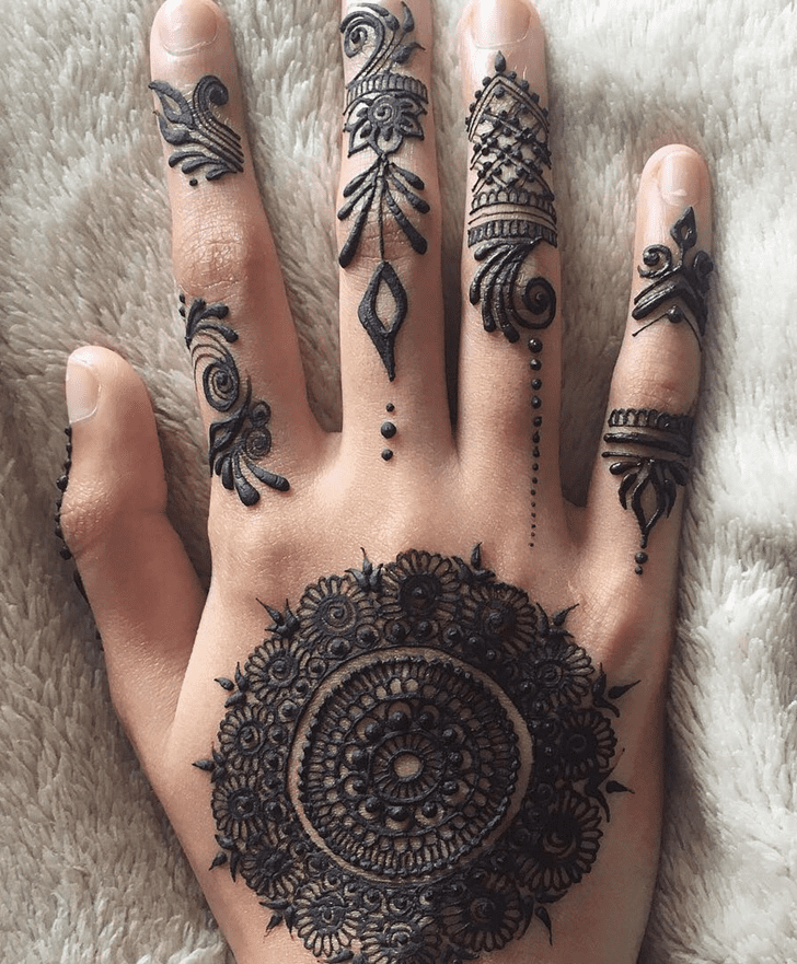 Captivating Alluring Henna Design