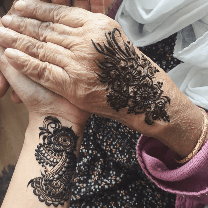 Delightful Alluring Henna Design