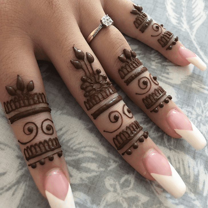 Graceful Alluring Henna Design
