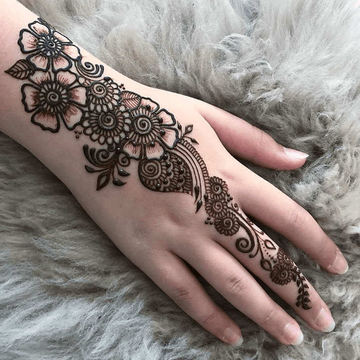 Magnificent Alluring Henna Design