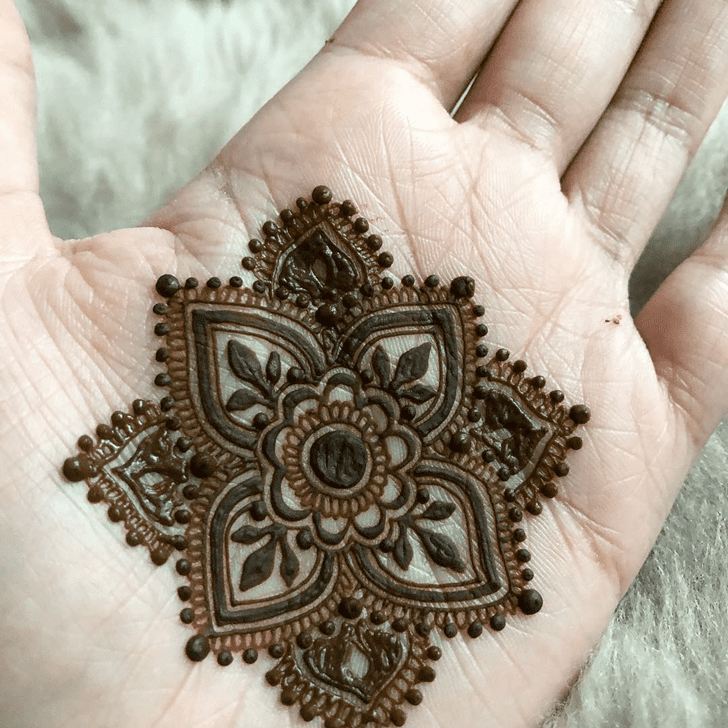 Marvelous Alluring Henna Design
