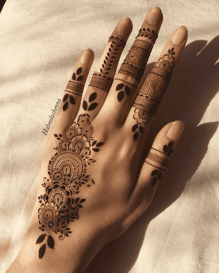 Alluring Amalaki Ekadashi Henna Design