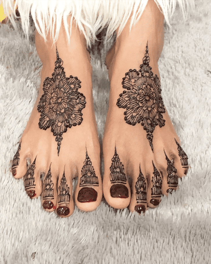 Captivating Amalaki Ekadashi Henna Design