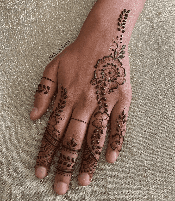 Nice Amalaki Ekadashi Henna Design