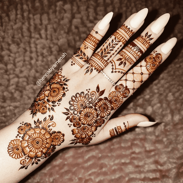 Alluring Amazing Henna Design