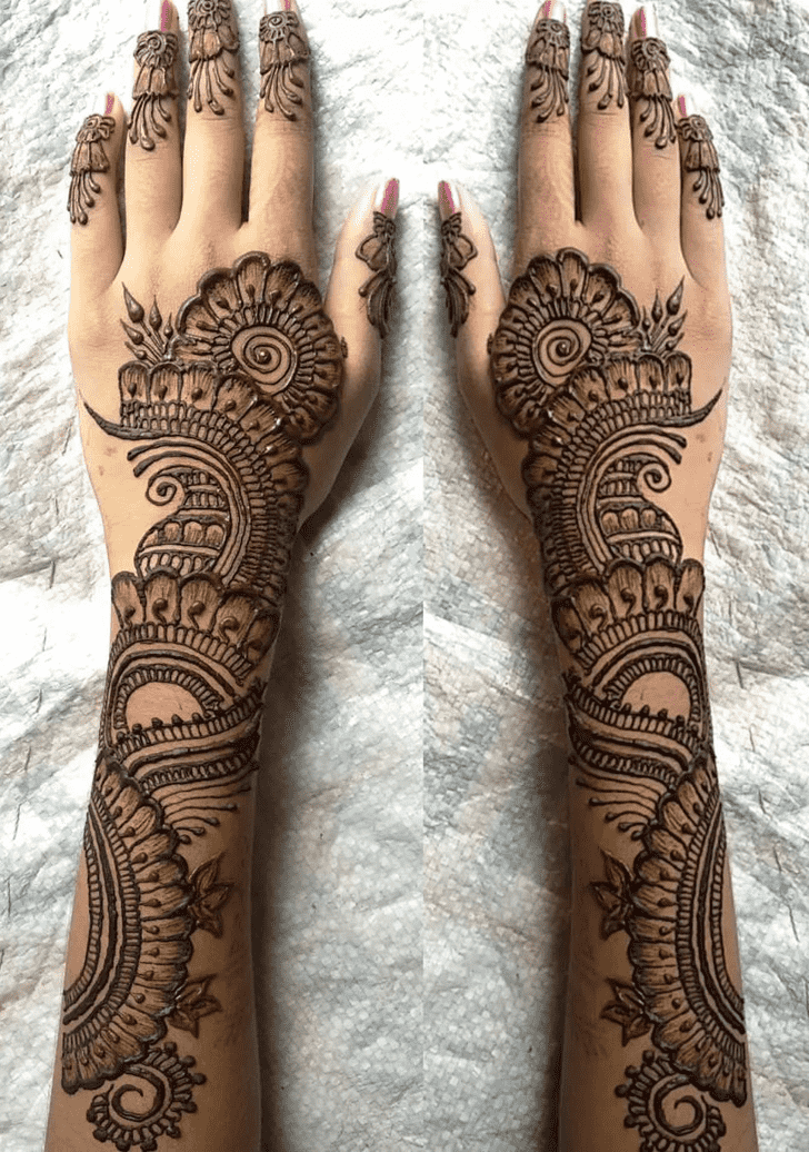 Classy Amazing Henna Design