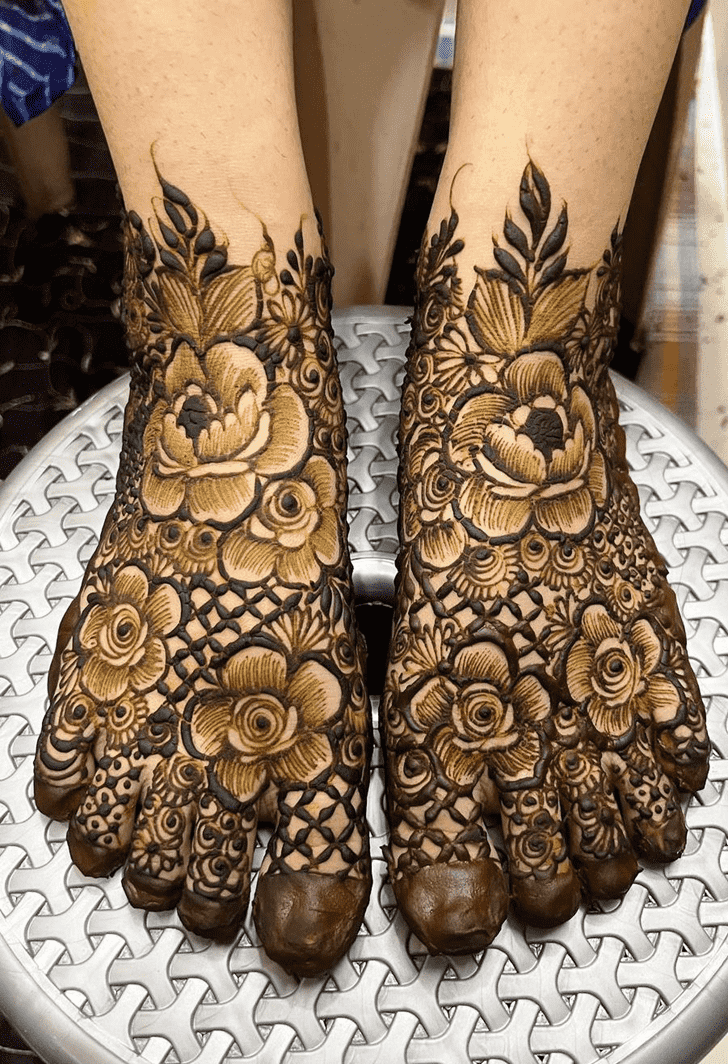 Slightly Amazing Henna Design