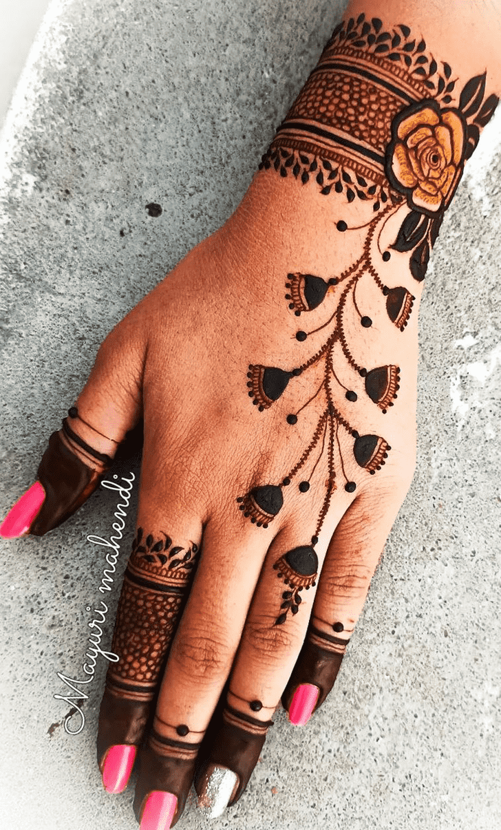 Splendid Amazing Henna Design