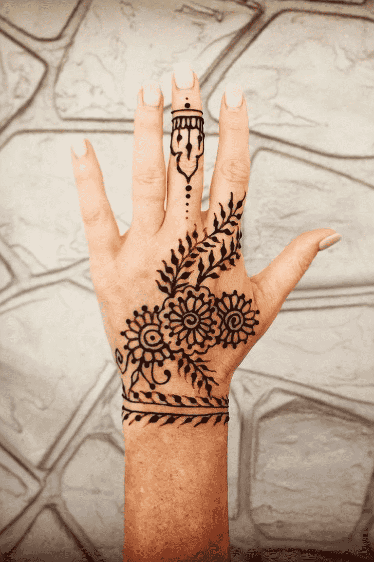 Captivating American Henna Design