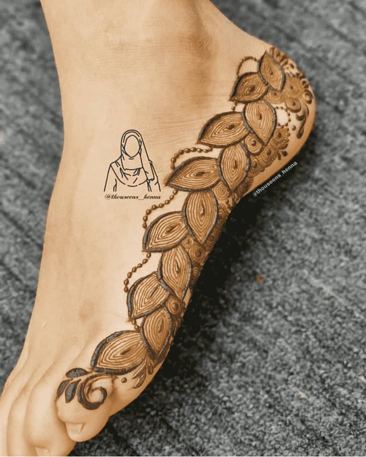 Enthralling American Henna Design