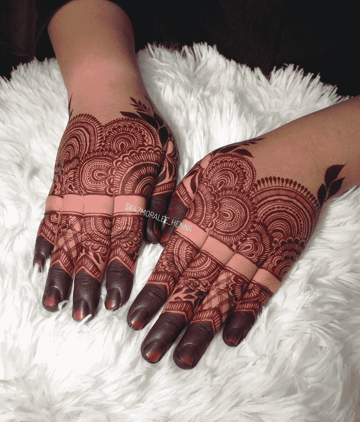 Captivating Amritsar Henna Design