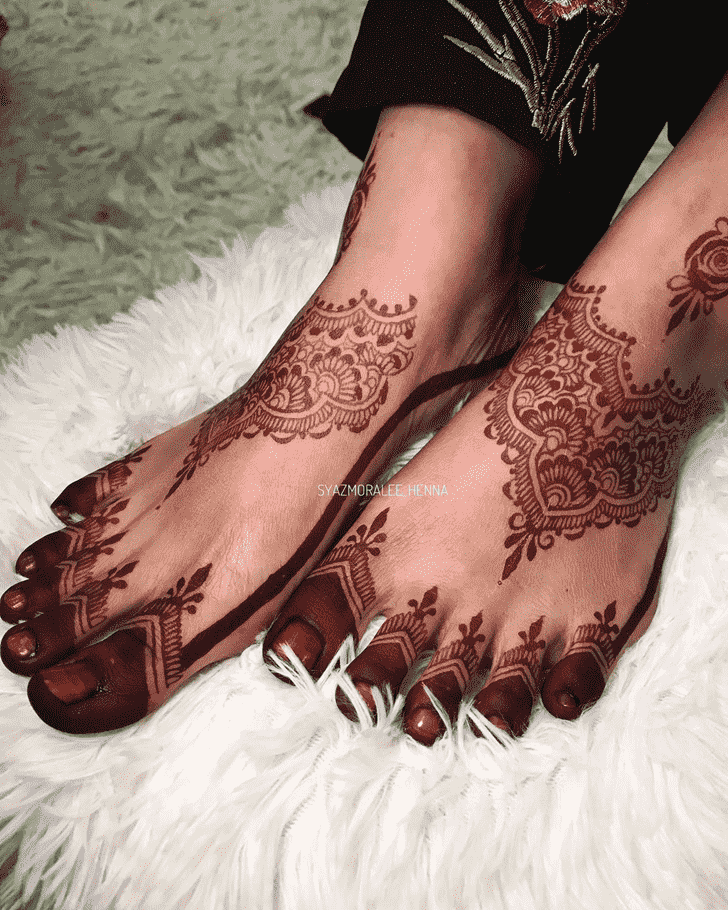 Enthralling Amritsar Henna Design