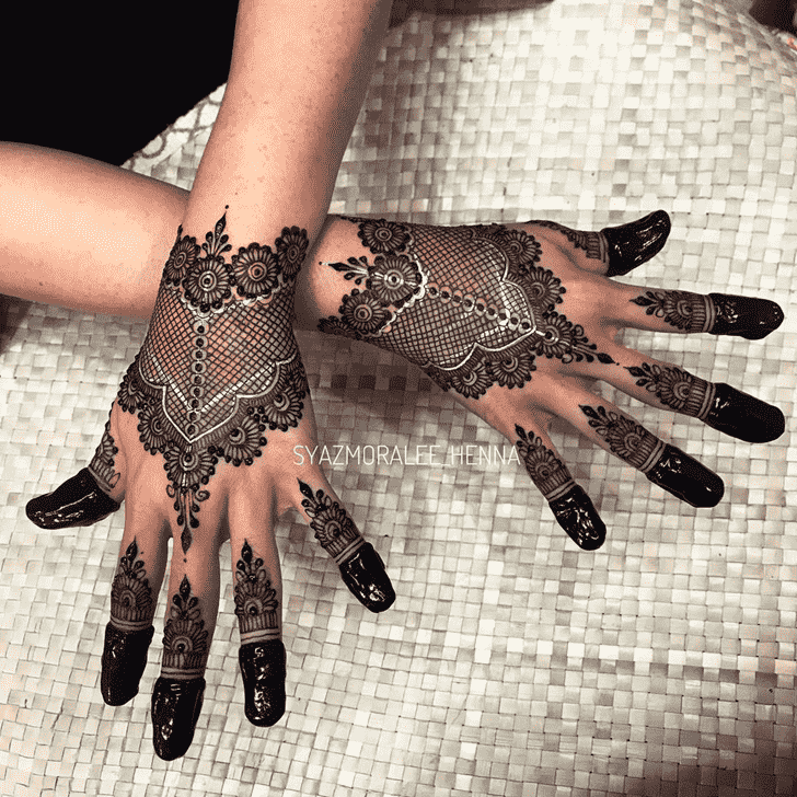 Exquisite Amritsar Henna Design