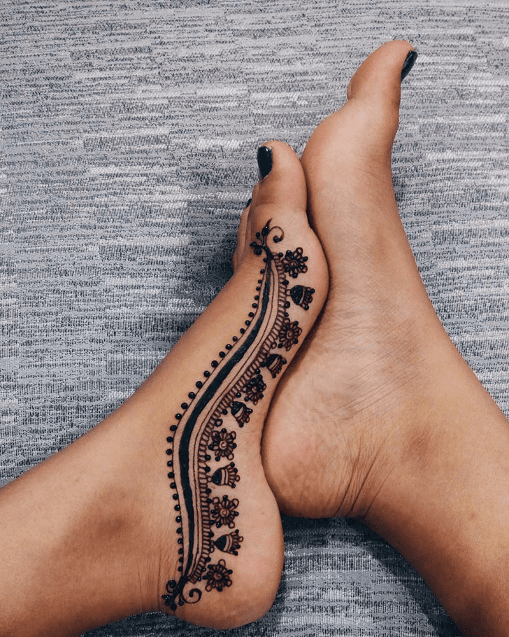 Comely Ankle Henna Design
