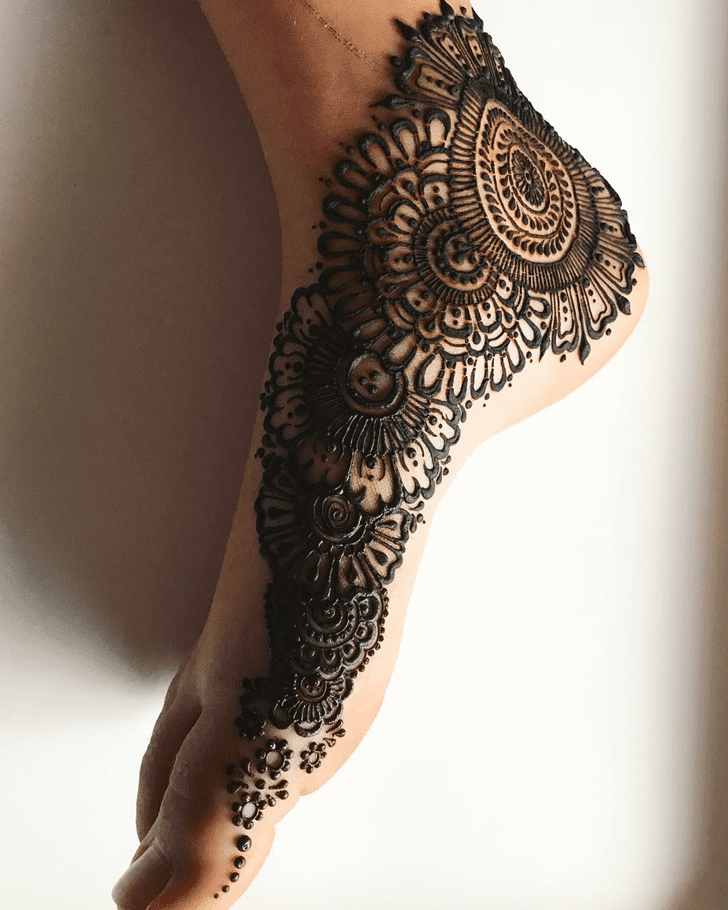 Delightful Ankle Henna Design