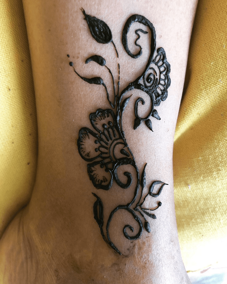 Fascinating Ankle Henna Design