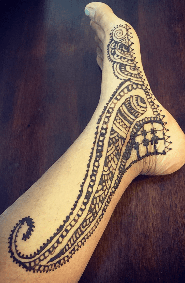 Foxy Ankle Henna Design
