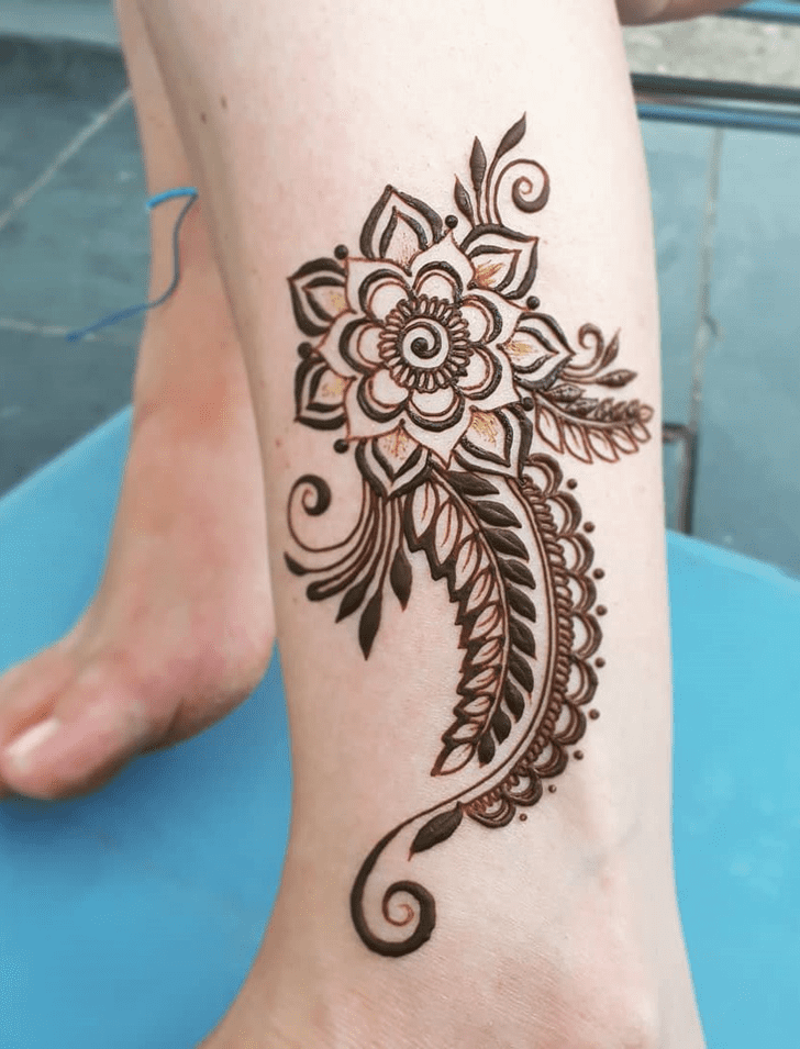Good-Looking Ankle Henna Design