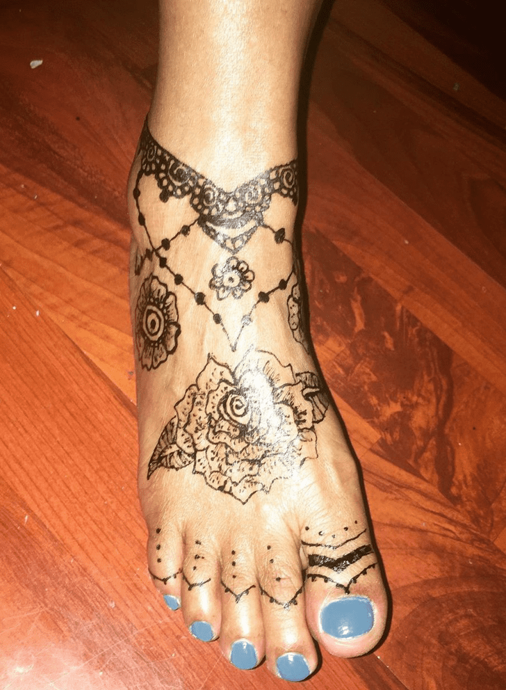 Grand Ankle Henna Design