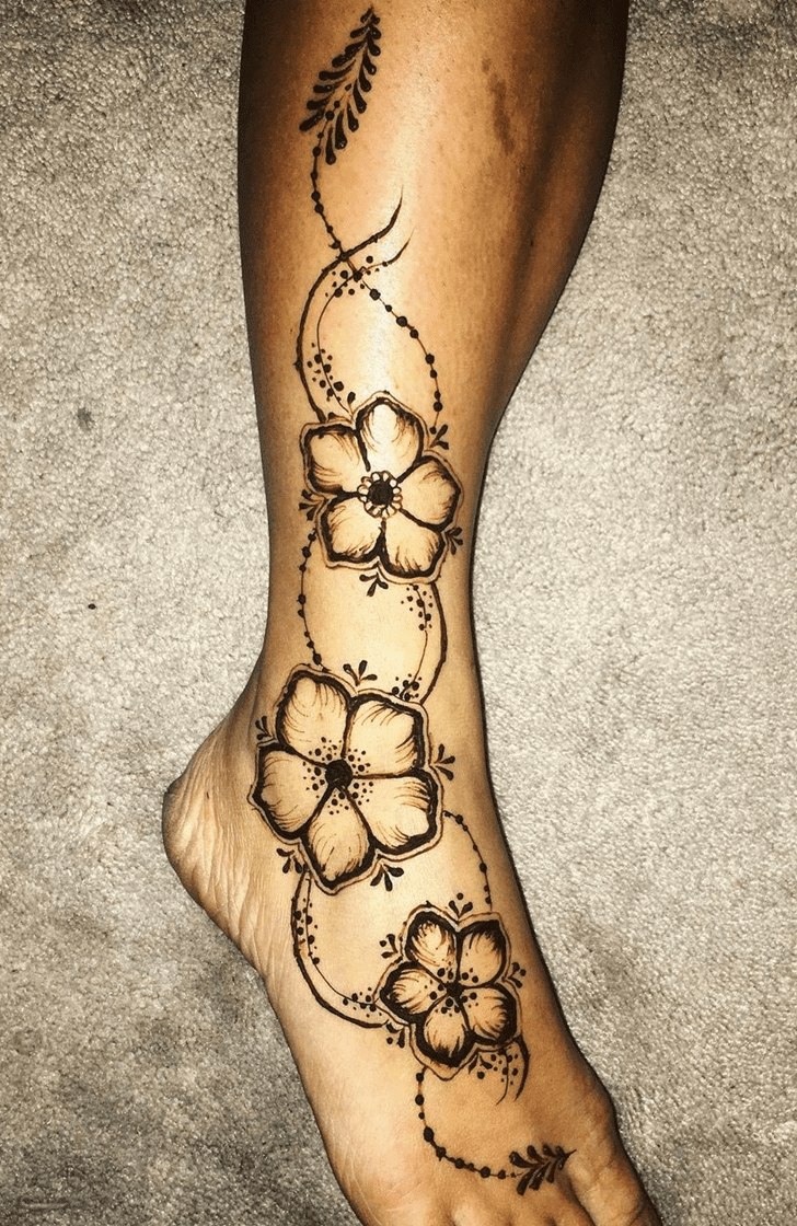Ideal Ankle Henna Design