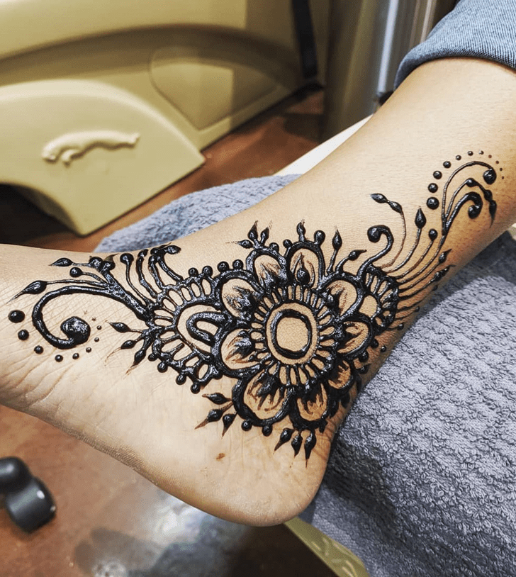 Lovely Ankle Henna Design