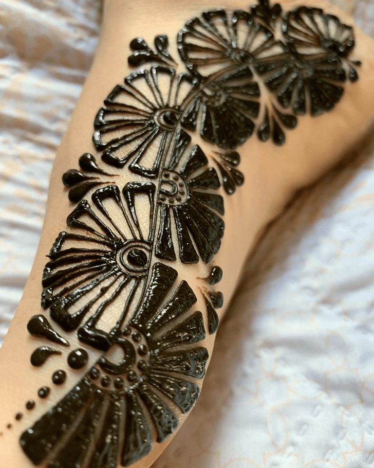 Magnificent Ankle Henna Design
