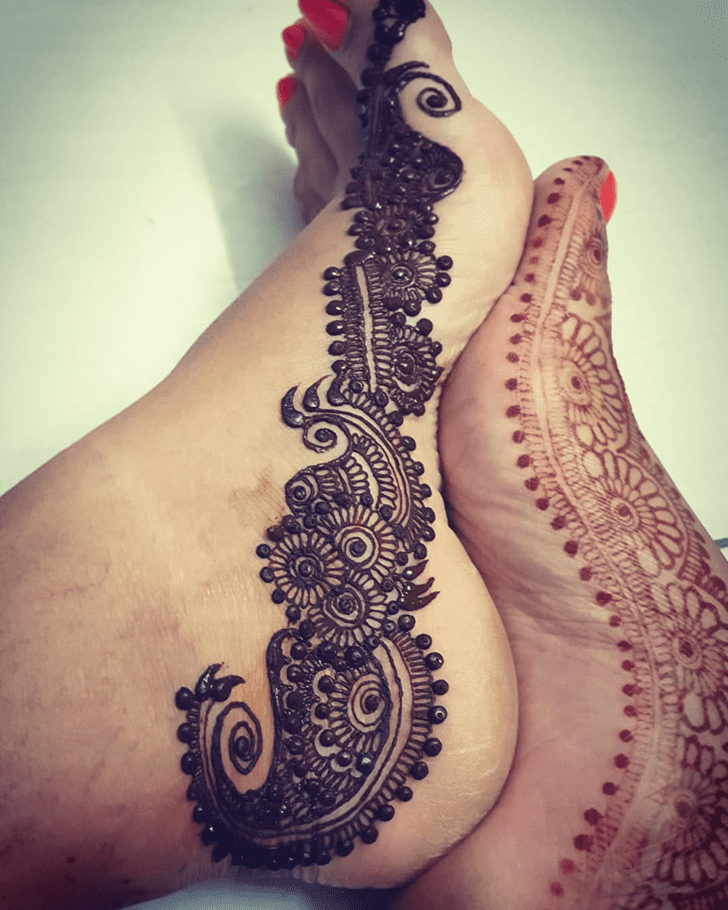 Marvelous Ankle Henna Design