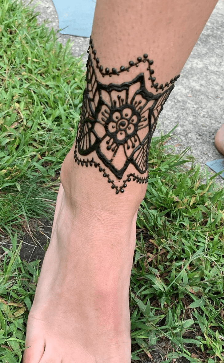 Nice Ankle Henna Design