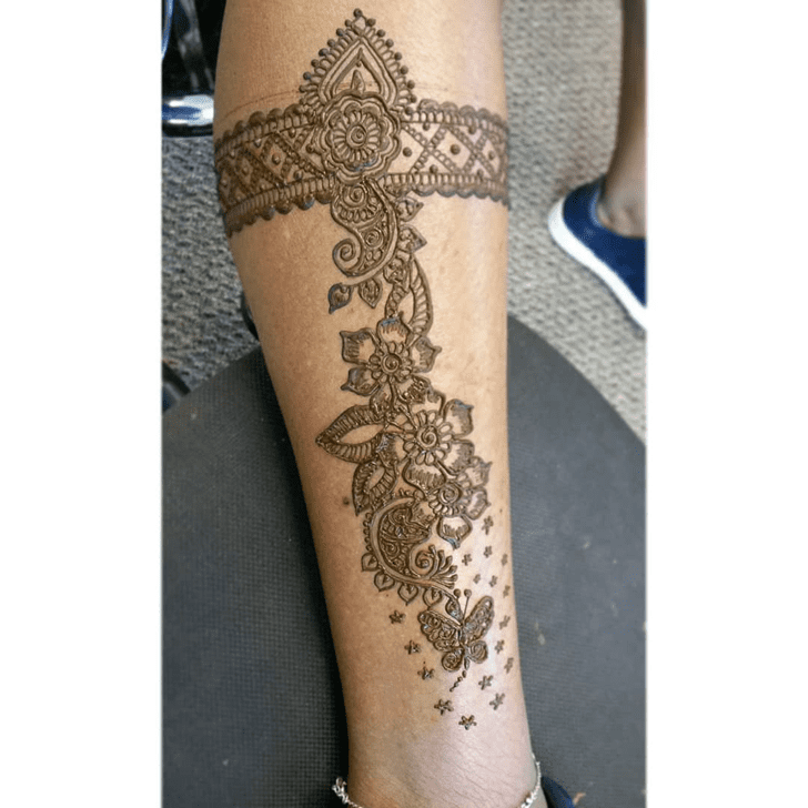 Pleasing Ankle Henna Design
