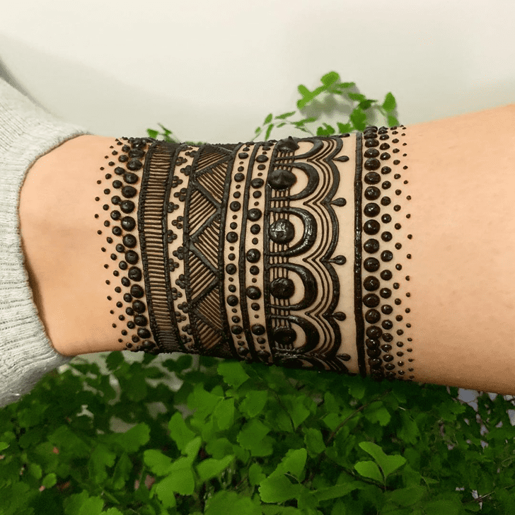 Pretty Ankle Henna Design