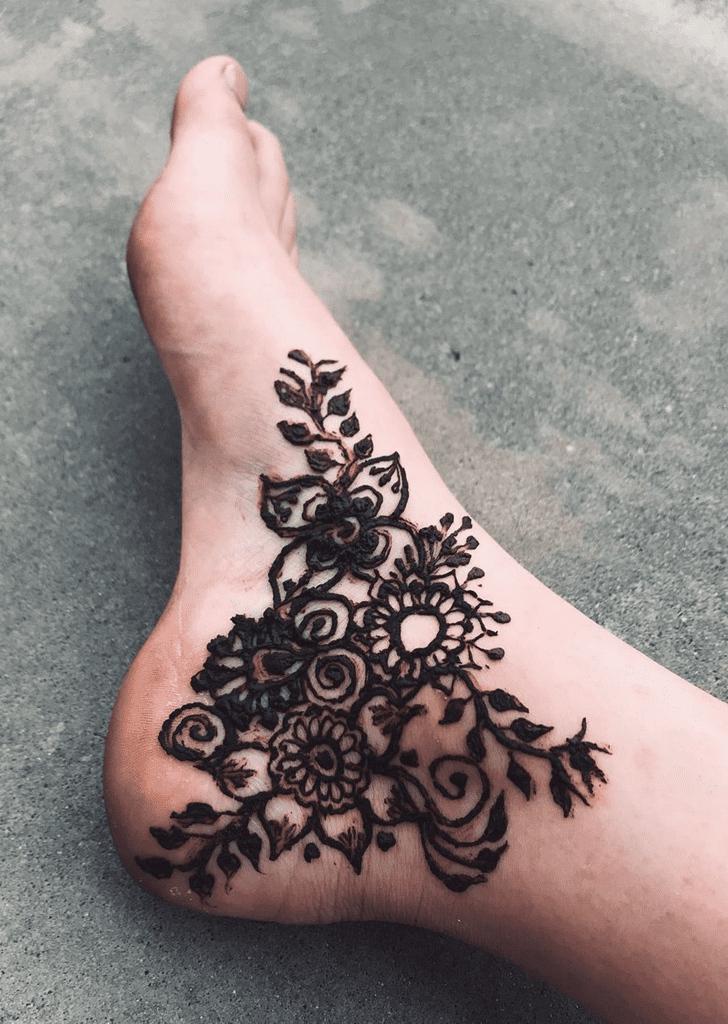 Stunning Ankle Henna Design