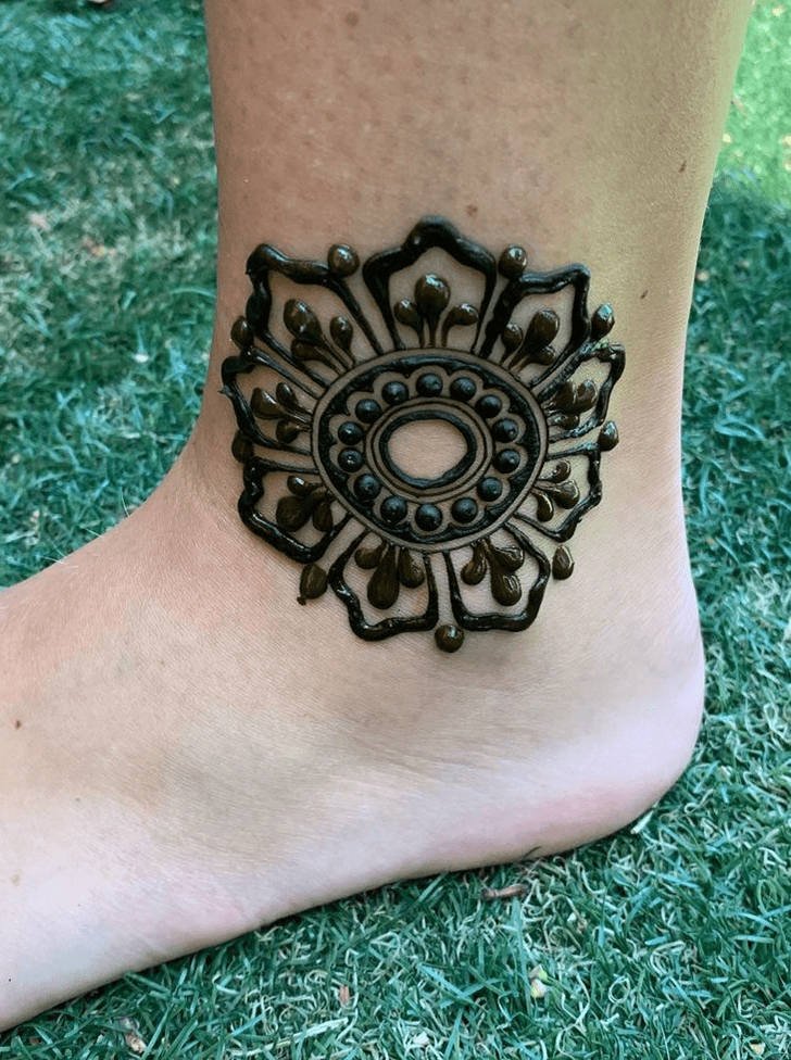 Symmetrical Ankle Henna Design